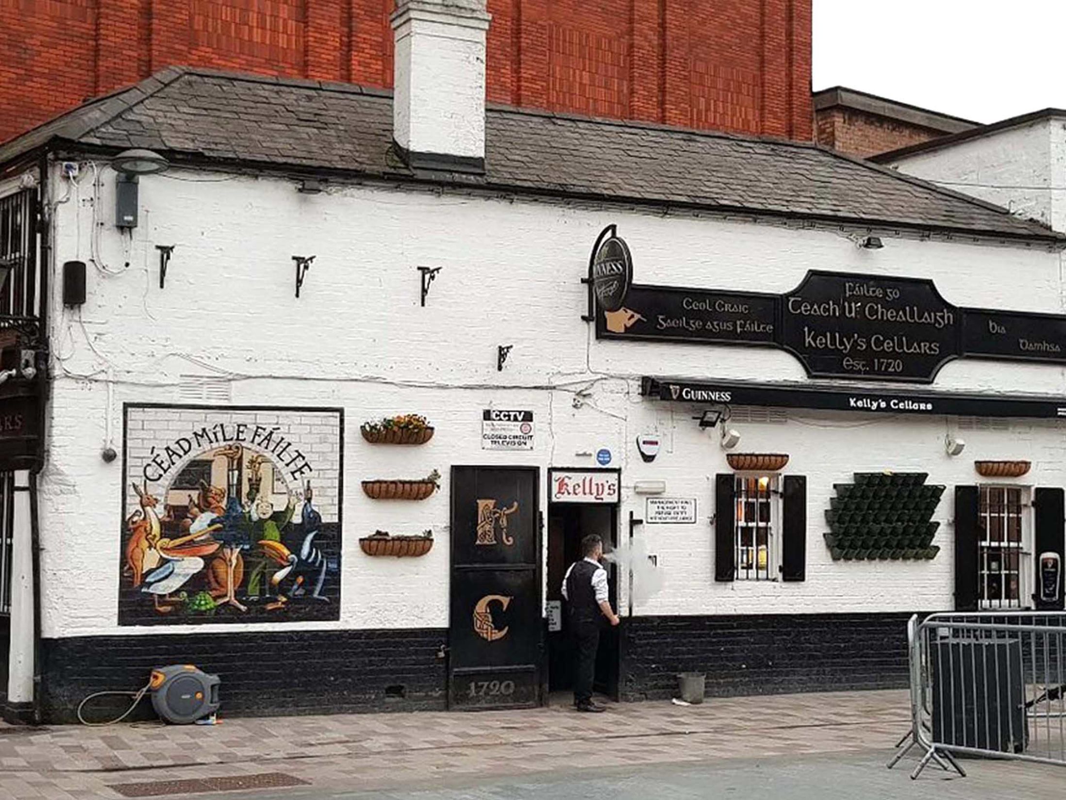 Best Pubs in Belfast | 20 Top Pubs in Belfast City Centre